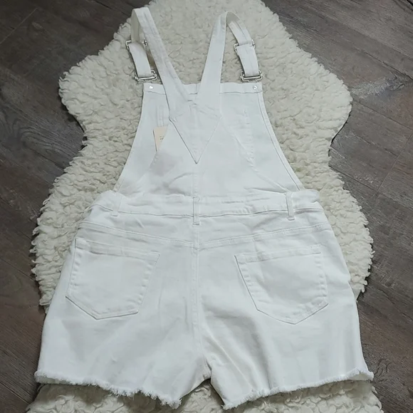 Entro Distressed White Denim Overall Shorts - Picture 8 of 12